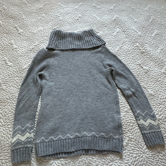 Gray Sequined Snowflake Sweater size small - Picture 5 of 7